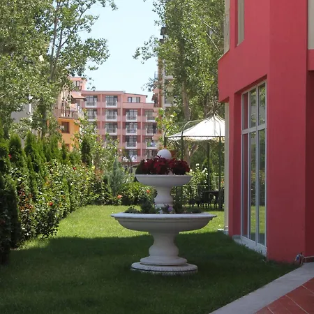 Apartmanhotel Rose Garden Omax