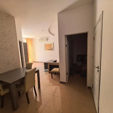 Apartmanhotel Rose Garden Omax