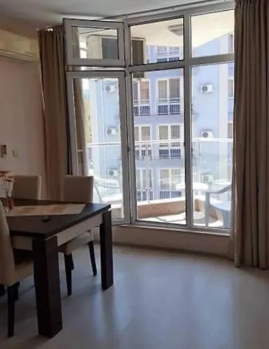 Hotel apartamentowy Rose Garden Omax Słoneczny Brzeg