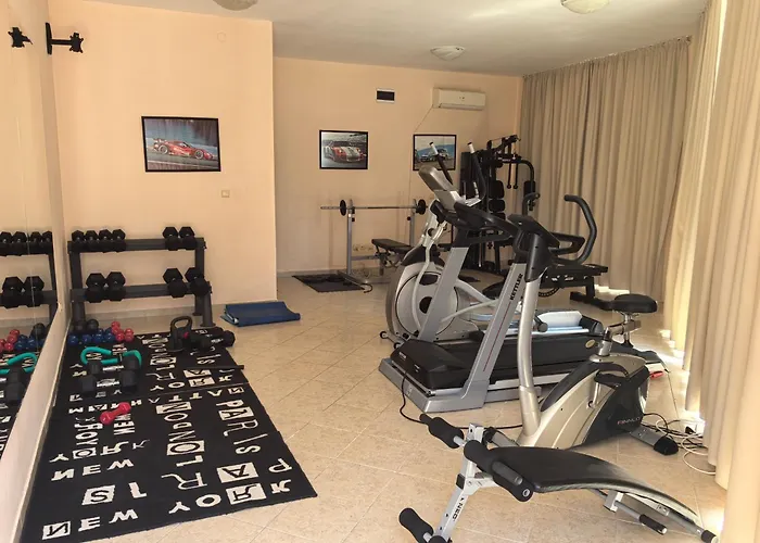 Hotel apartamentowy Rose Garden Omax 3*