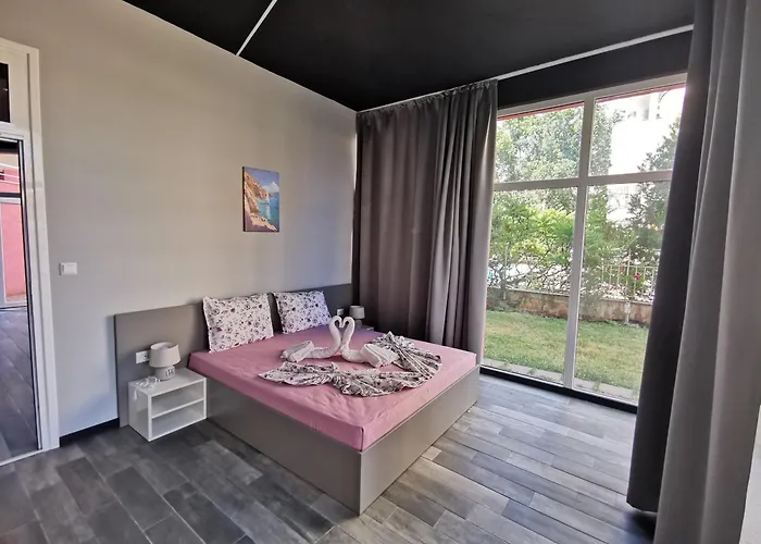 Rose Garden Omax Słoneczny Brzeg