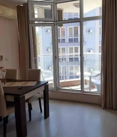 Aparthotel Rose Garden Omax Slantschew brjag