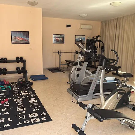 Апарт-отель Rose Garden Omax 3*