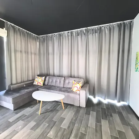 Апарт-отель Rose Garden Omax