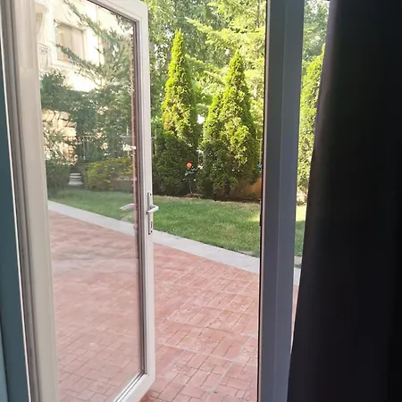 Rose Garden Omax Апарт-отель Солнечный берег