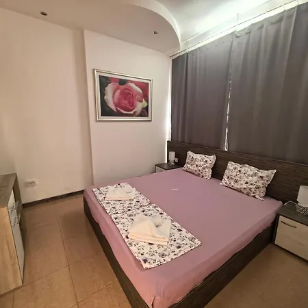 Rose Garden Omax Солнечный берег