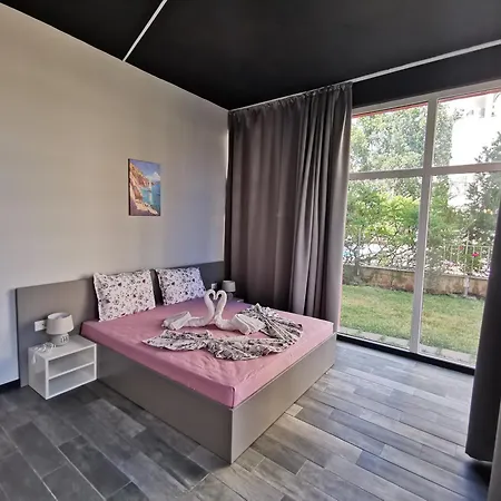 Rose Garden Omax Солнечный берег