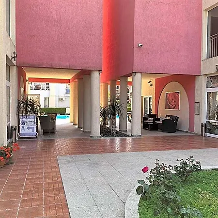 شقة فندقية Rose Garden Omax 3*