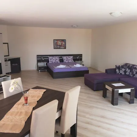 Rose Garden Omax Апарт-отель