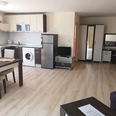 Апарт-отель Rose Garden Omax