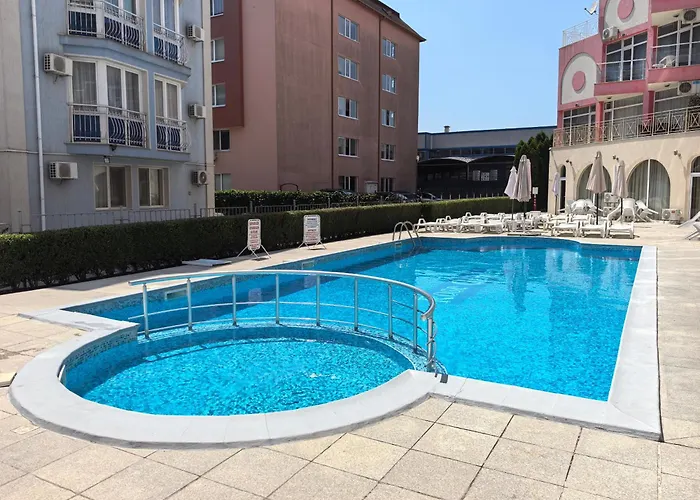 Lejlighedshotel Rose Garden Omax 3*