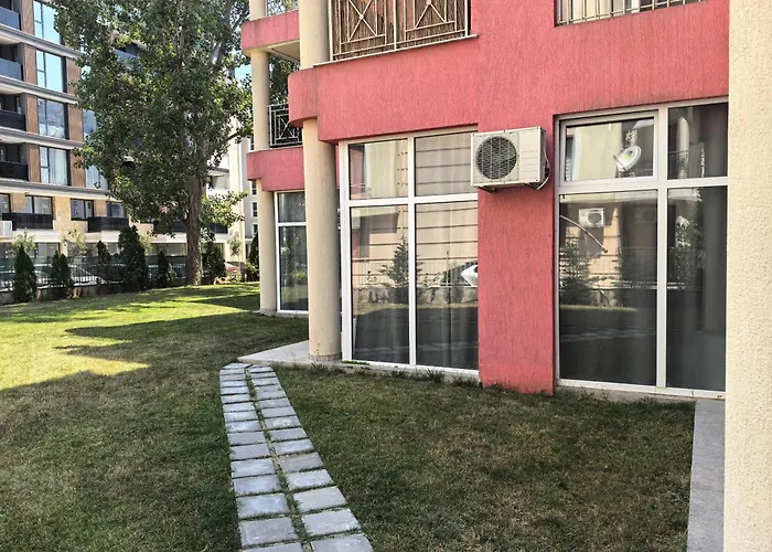 Lejlighedshotel Rose Garden Omax 3*